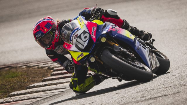 Course moto avec emeline moto team 17